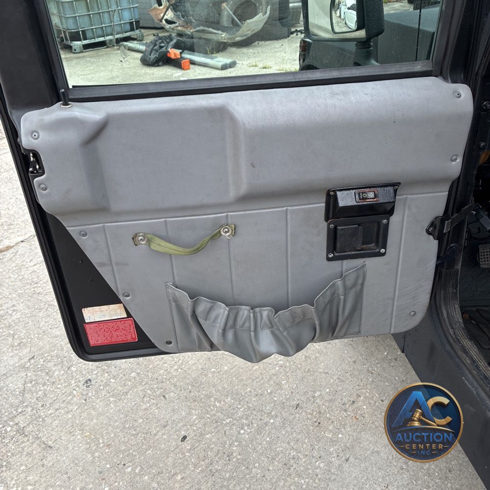 1998 Hummer H1 2D Hardtop