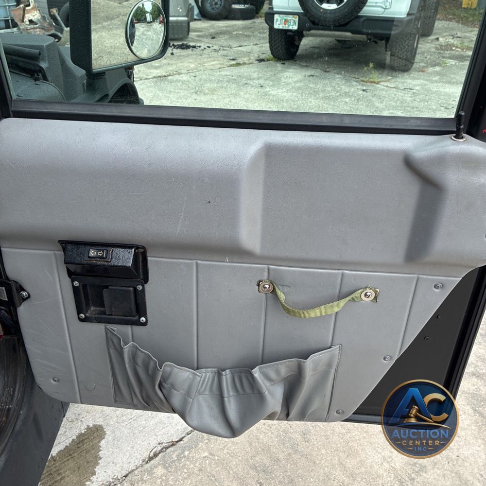 1998 Hummer H1 2D Hardtop