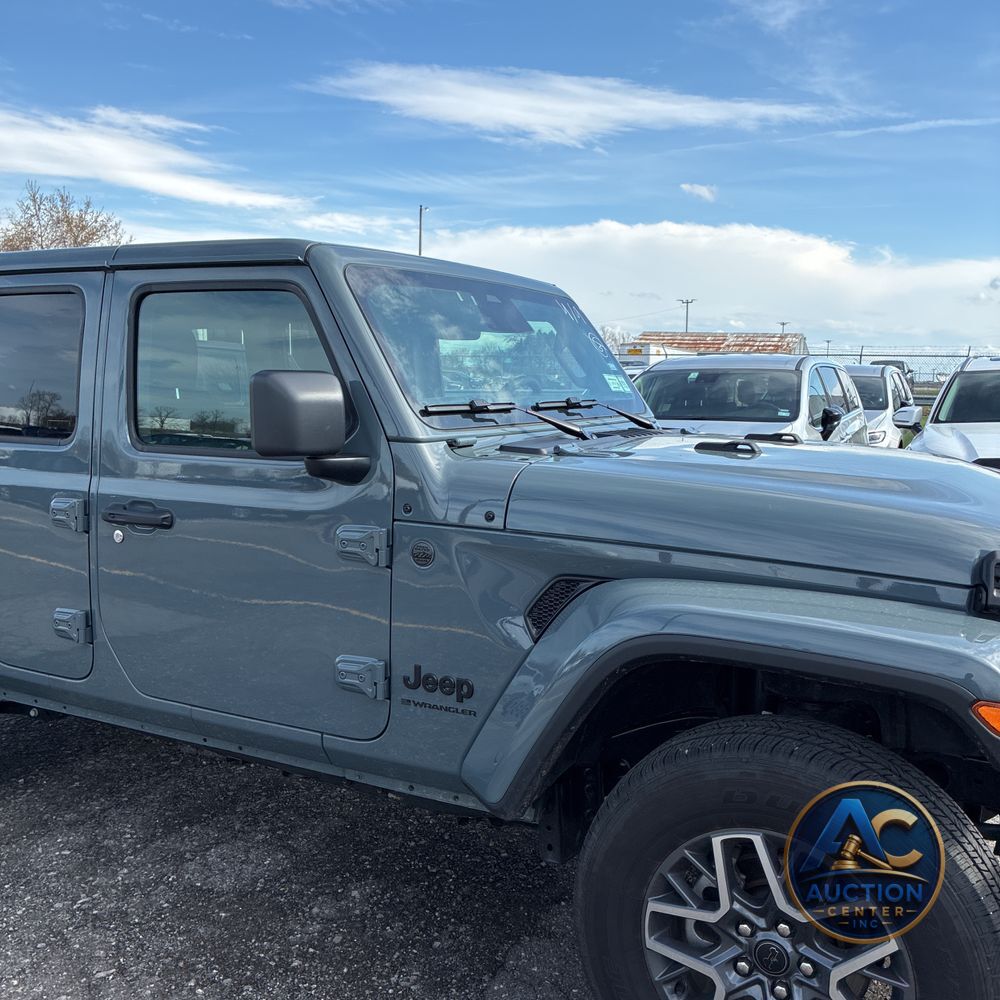 2026 Jeep Wrangler 4-Door Sahara 4x4