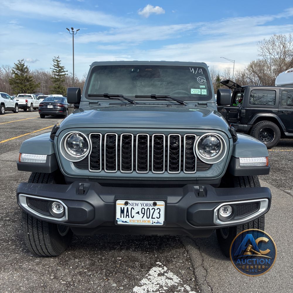 2026 Jeep Wrangler 4-Door Sahara 4x4