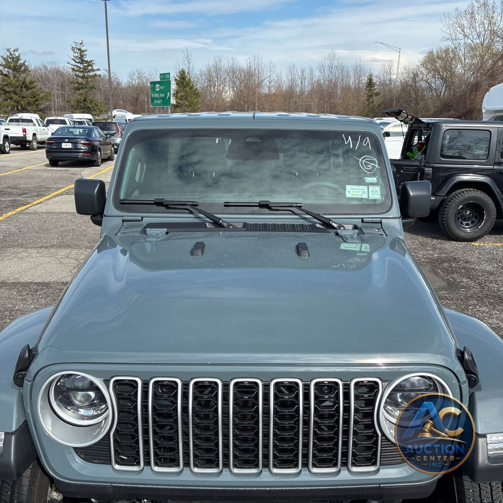 2026 Jeep Wrangler 4-Door Sahara 4x4