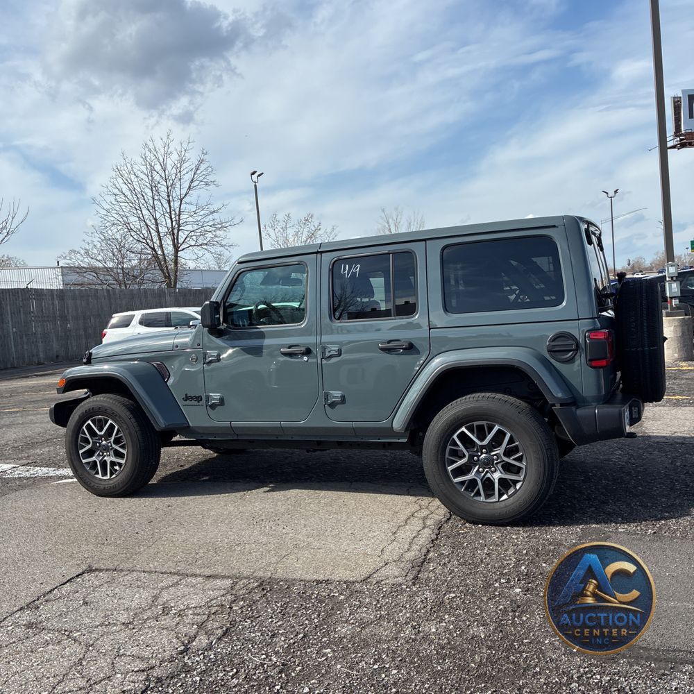 2026 Jeep Wrangler 4-Door Sahara 4x4