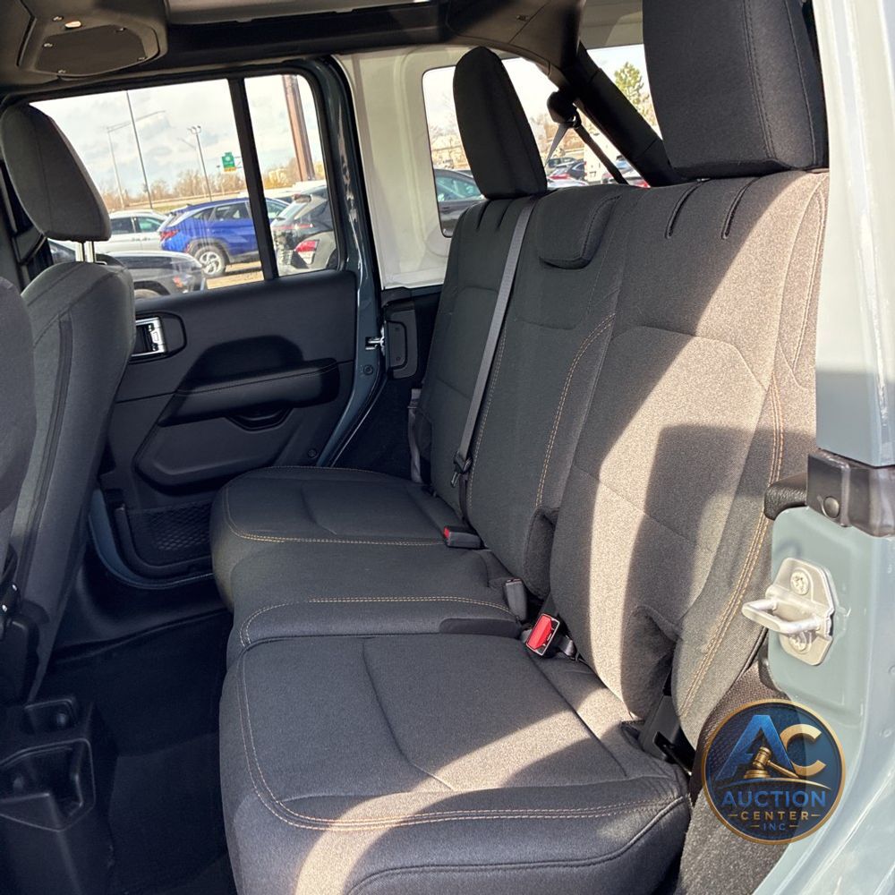 2026 Jeep Wrangler 4-Door Sahara 4x4