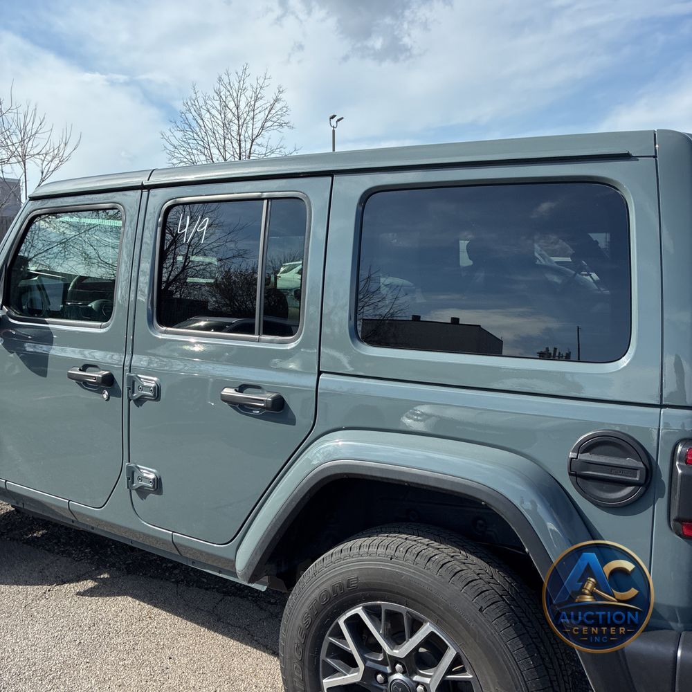 2026 Jeep Wrangler 4-Door Sahara 4x4