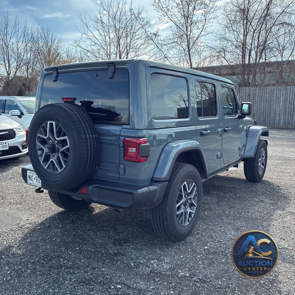 2026 Jeep Wrangler 4-Door Sahara 4x4