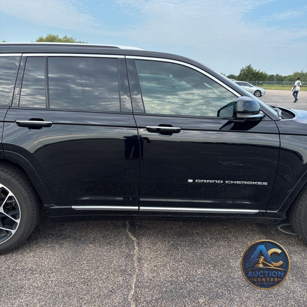 2023 Jeep Grand Cherokee Summit Reserve