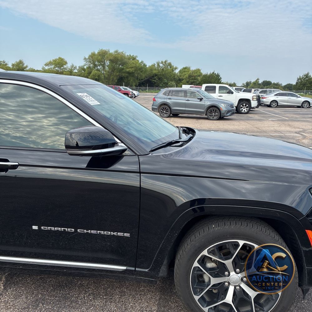 2023 Jeep Grand Cherokee Summit Reserve