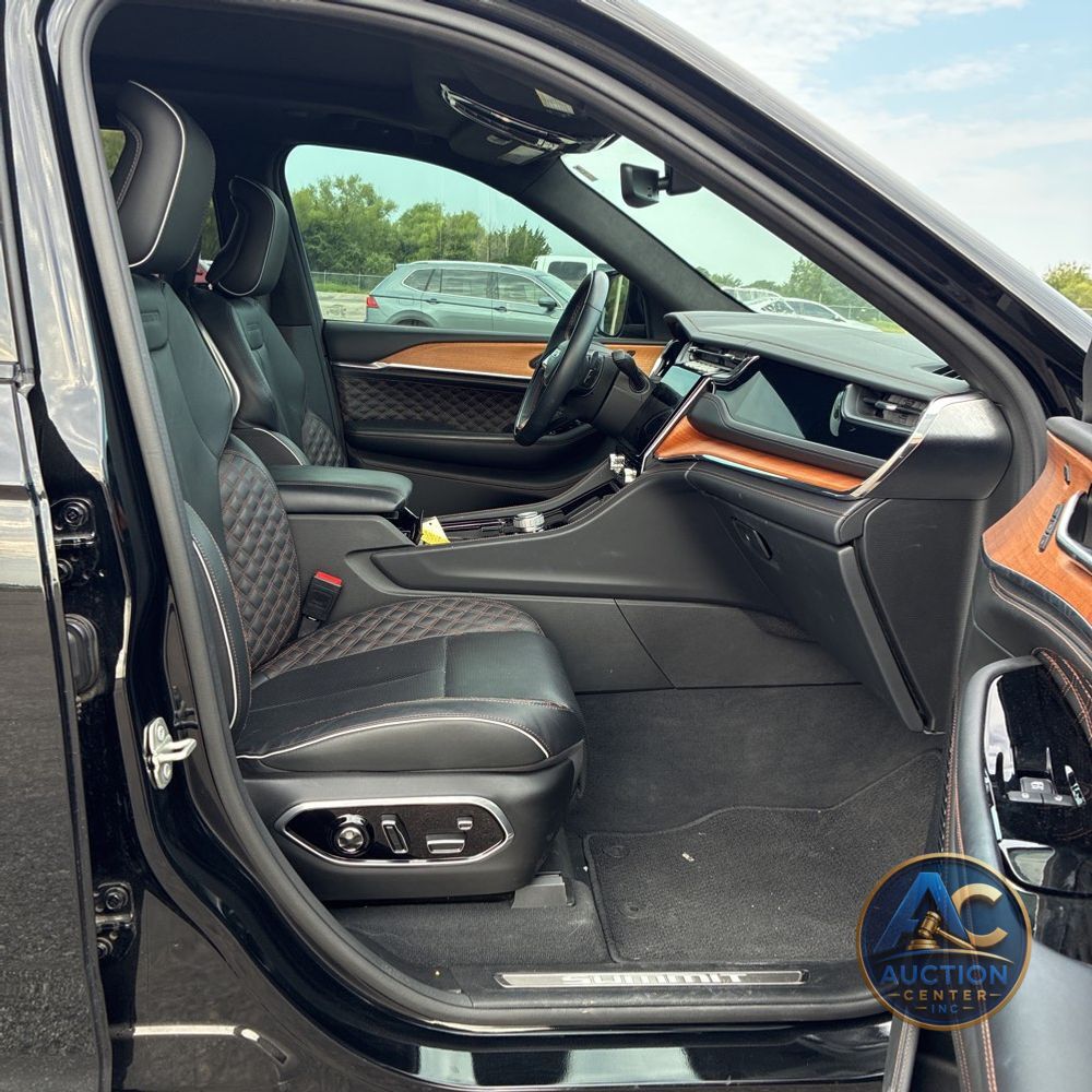 2023 Jeep Grand Cherokee Summit Reserve