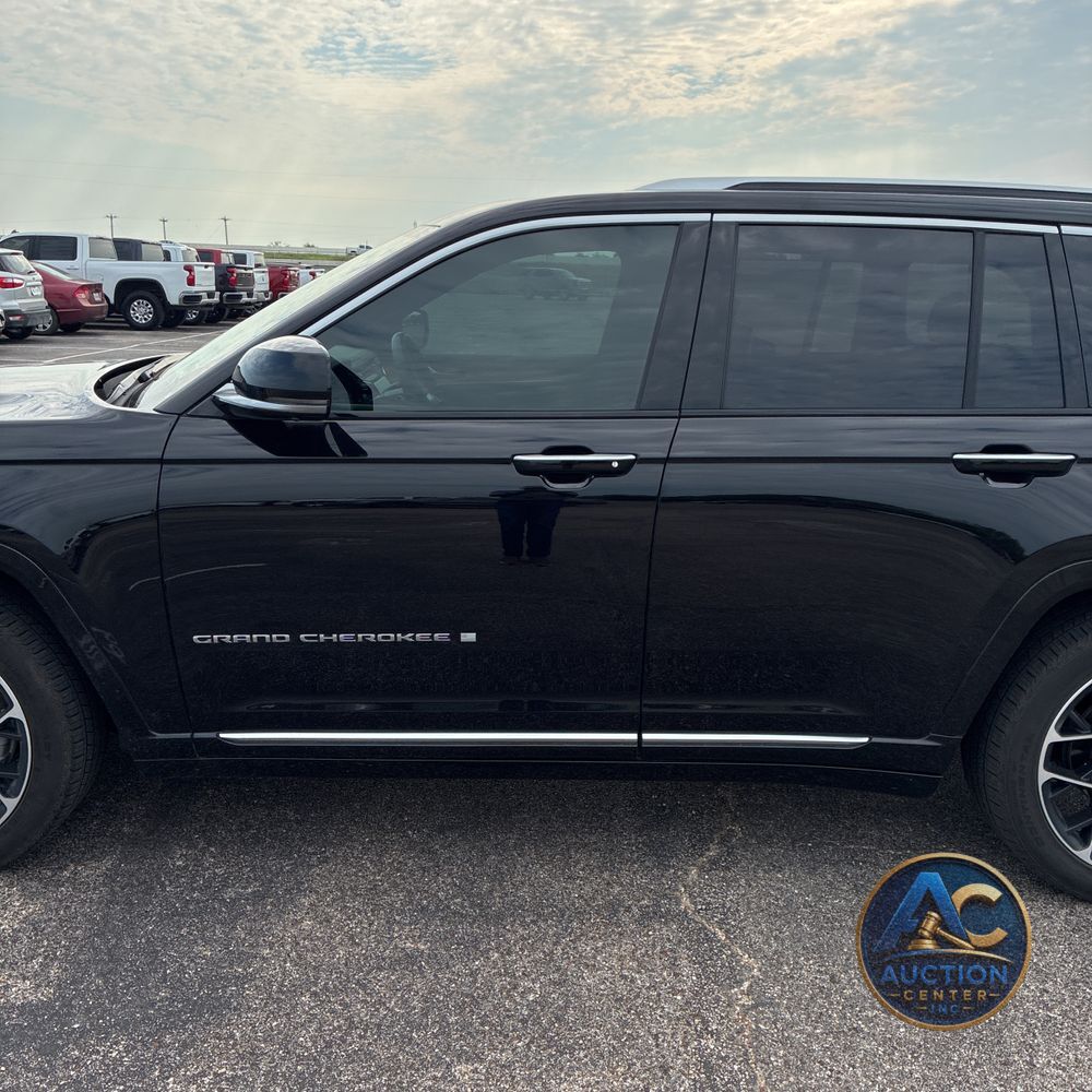 2023 Jeep Grand Cherokee Summit Reserve