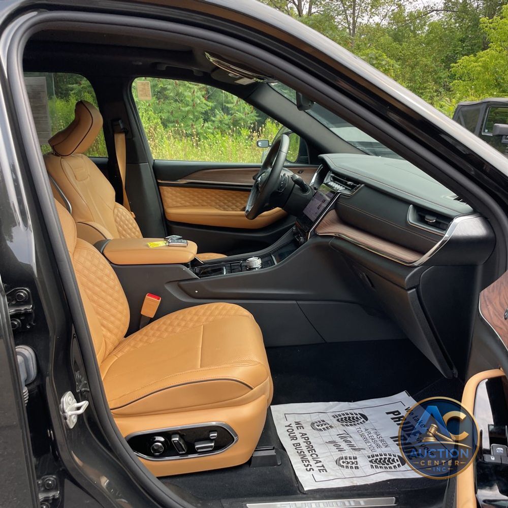 2024 Jeep Grand Cherokee Summit