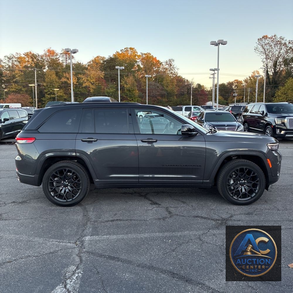 2025 Jeep Grand Cherokee Summit