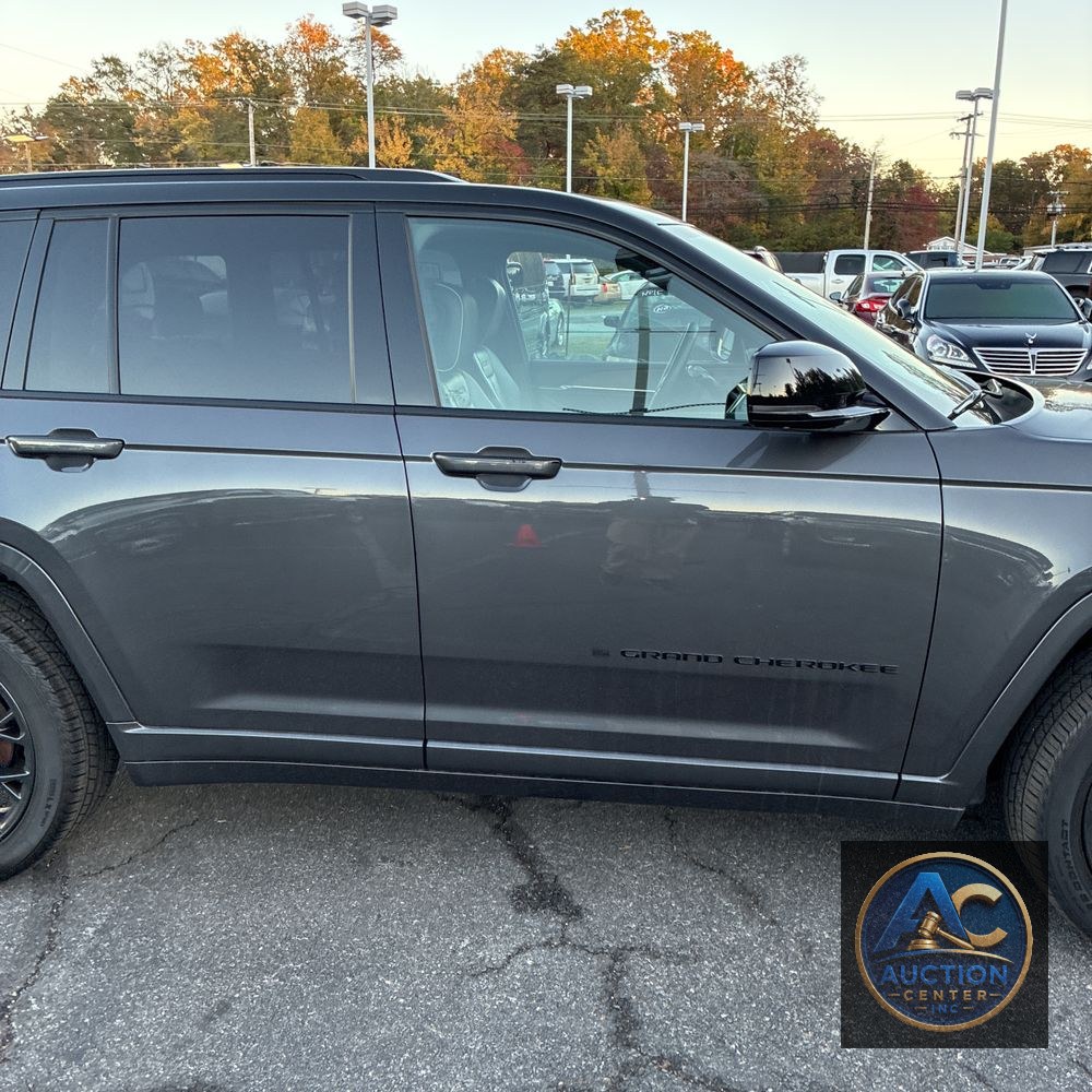 2025 Jeep Grand Cherokee Summit