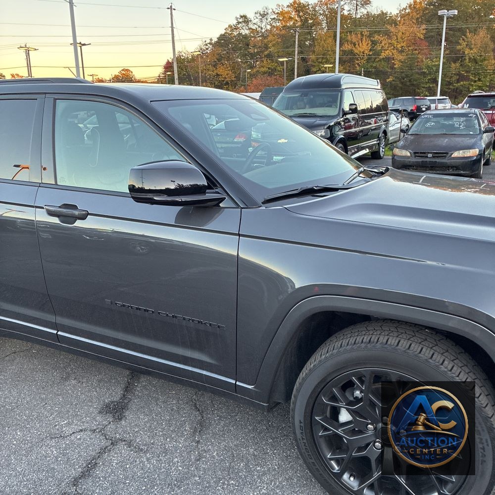 2025 Jeep Grand Cherokee Summit
