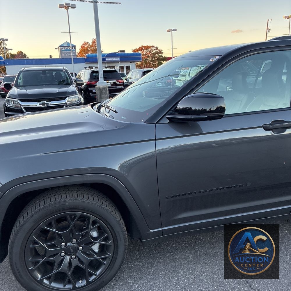 2025 Jeep Grand Cherokee Summit