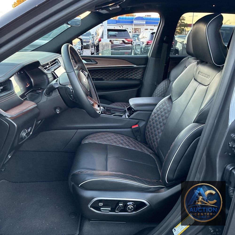 2025 Jeep Grand Cherokee Summit