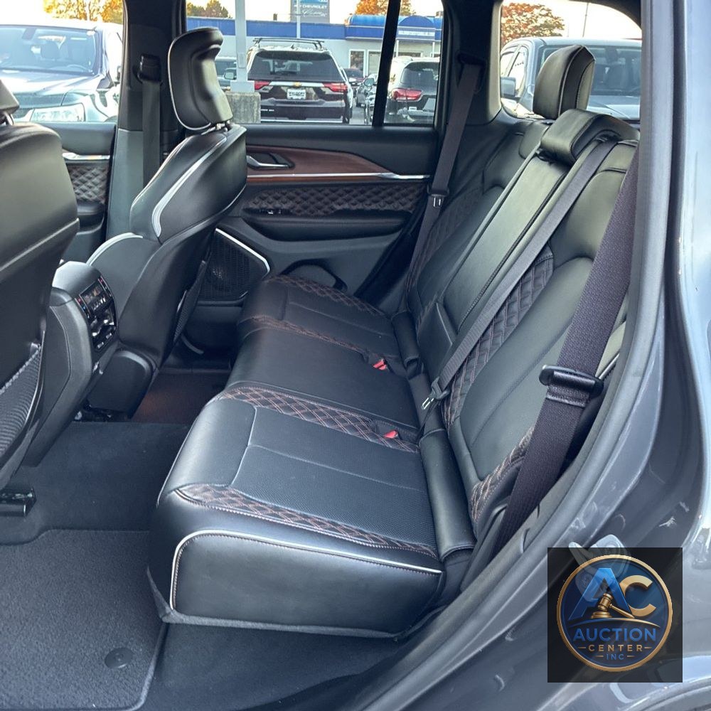 2025 Jeep Grand Cherokee Summit