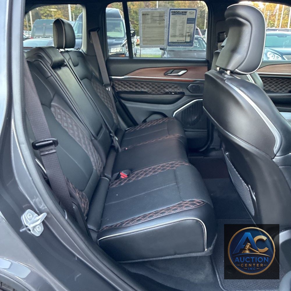 2025 Jeep Grand Cherokee Summit