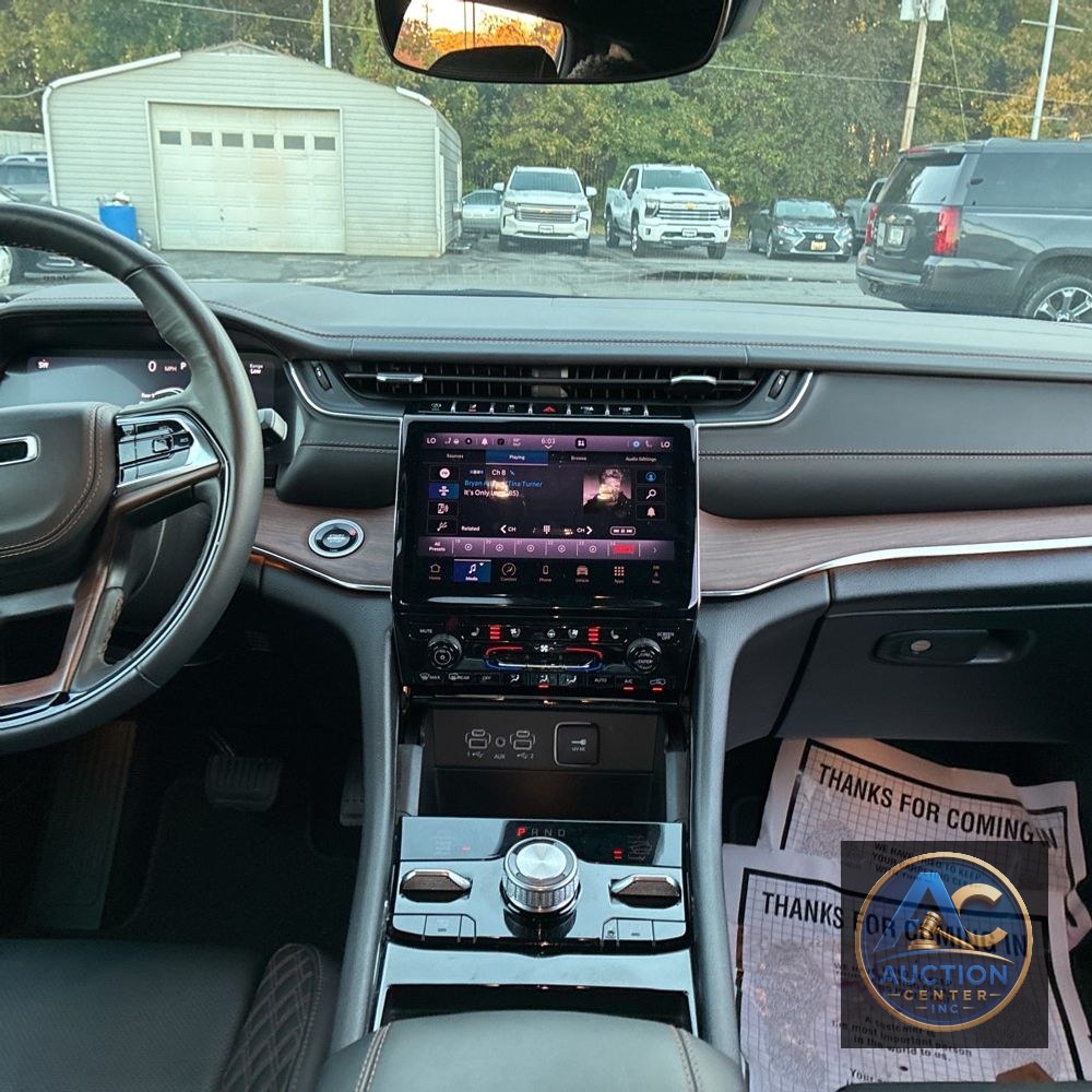 2025 Jeep Grand Cherokee Summit