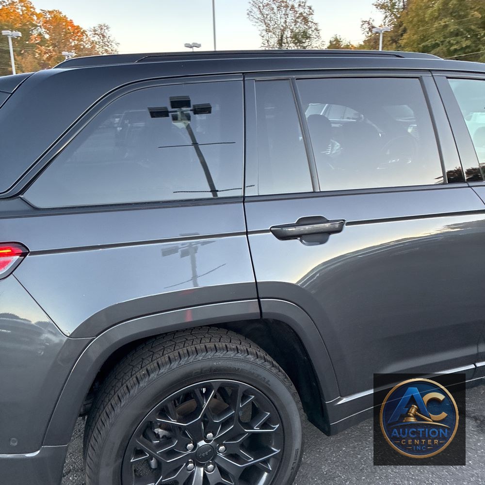2025 Jeep Grand Cherokee Summit