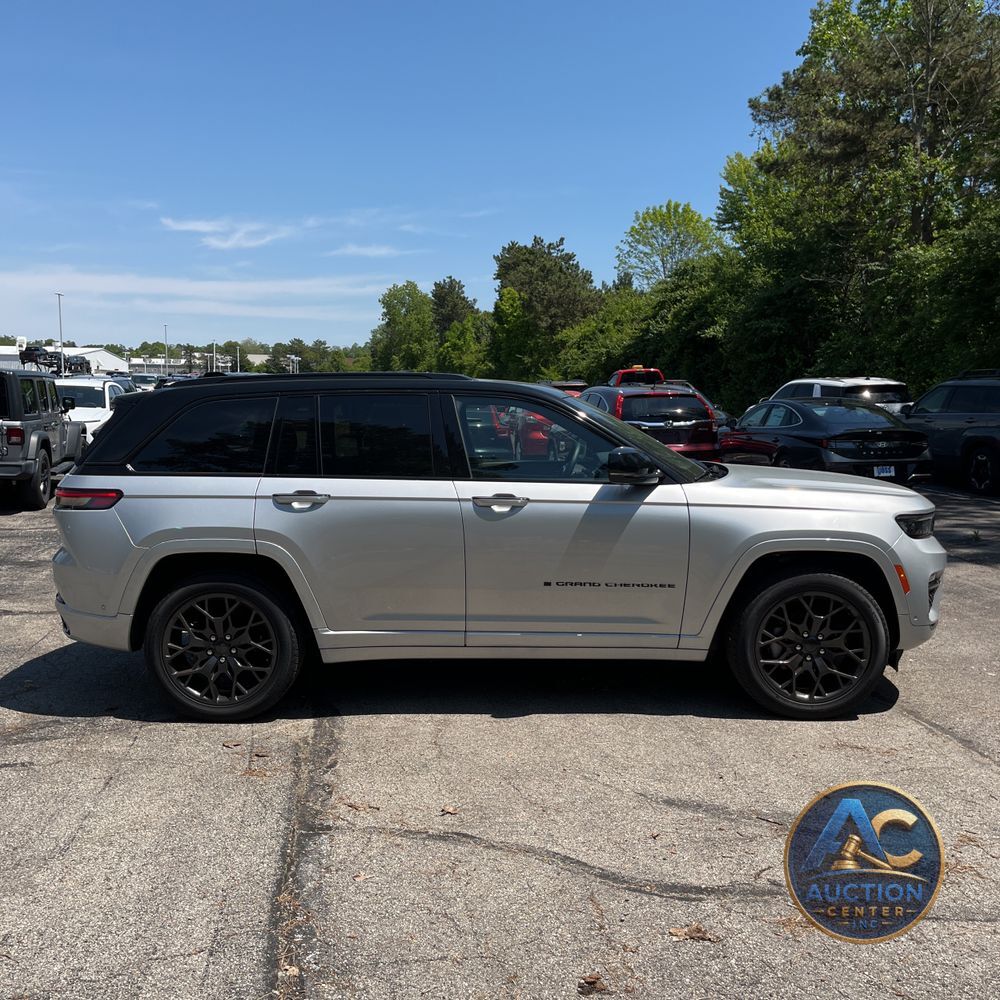 2025 Jeep Grand Cherokee Summit 4x4