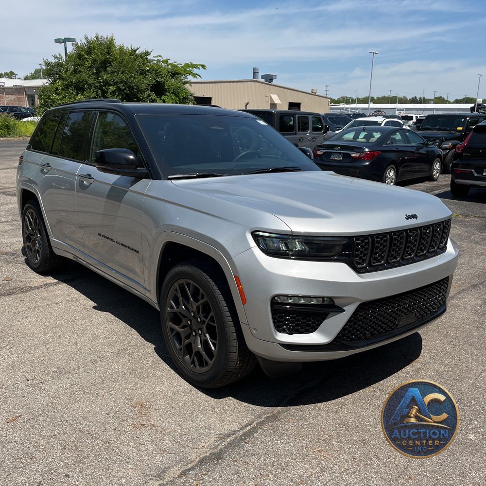 2025 Jeep Grand Cherokee Summit 4x4