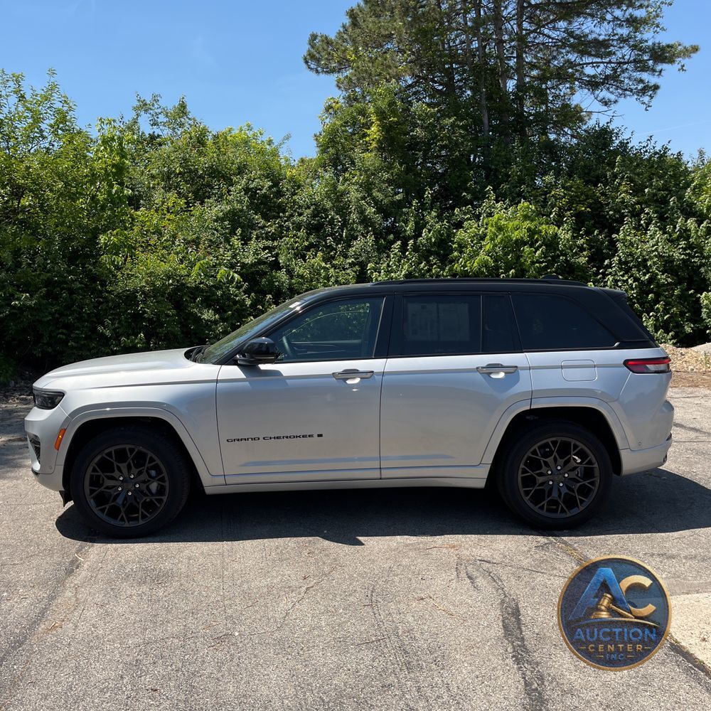 2025 Jeep Grand Cherokee Summit 4x4