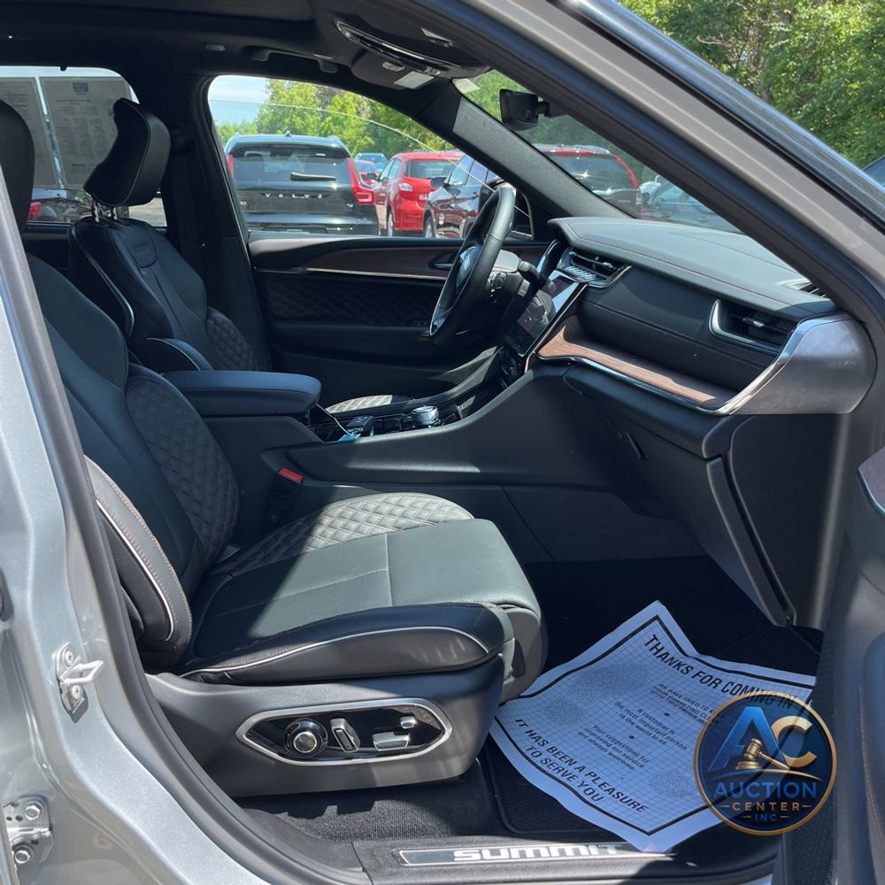 2025 Jeep Grand Cherokee Summit 4x4