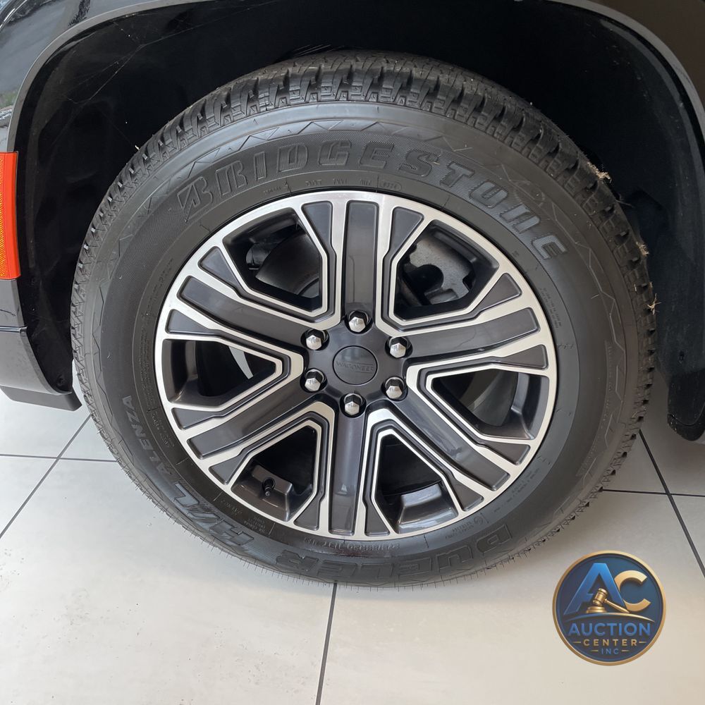 2024 Jeep Wagoneer L Base