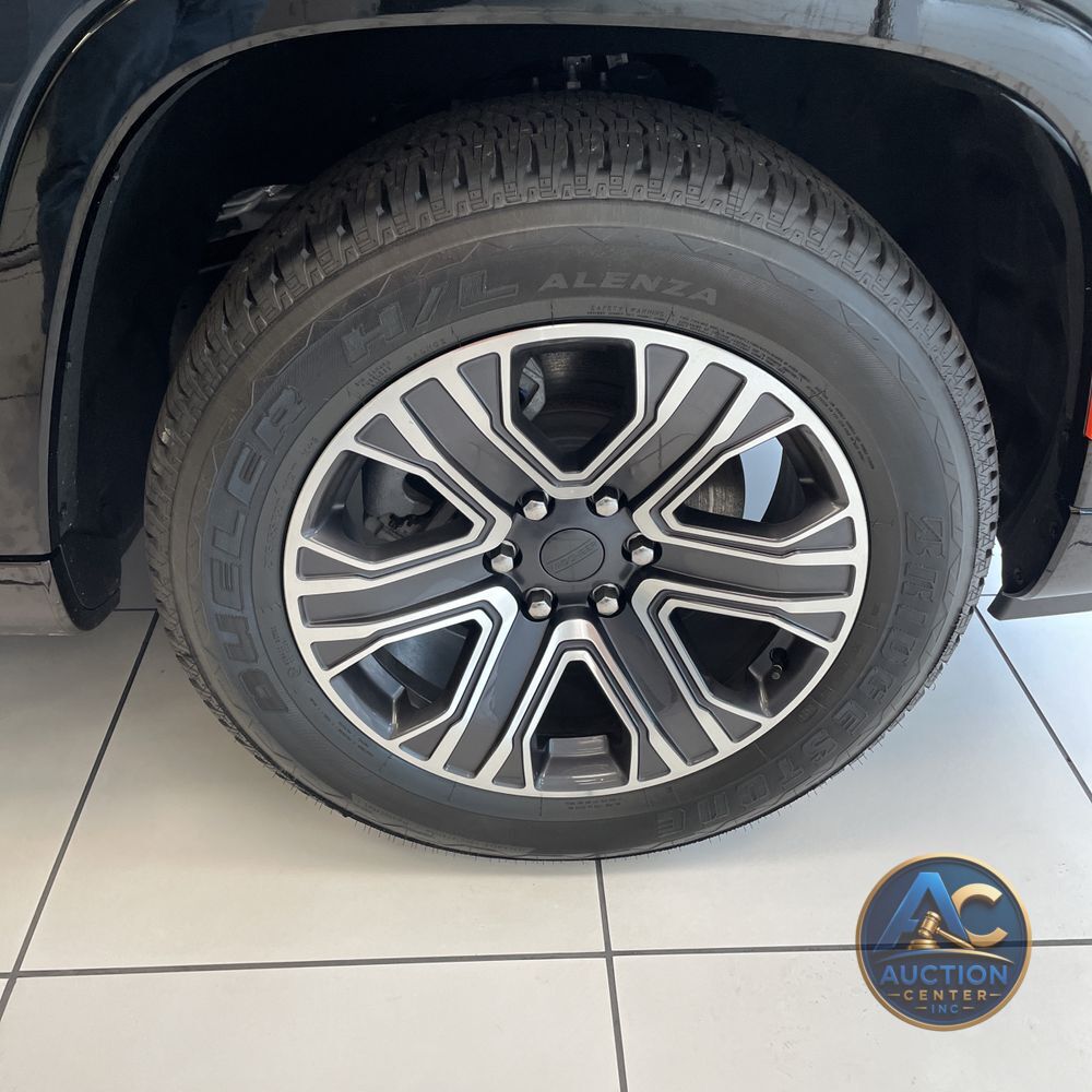 2024 Jeep Wagoneer L Base