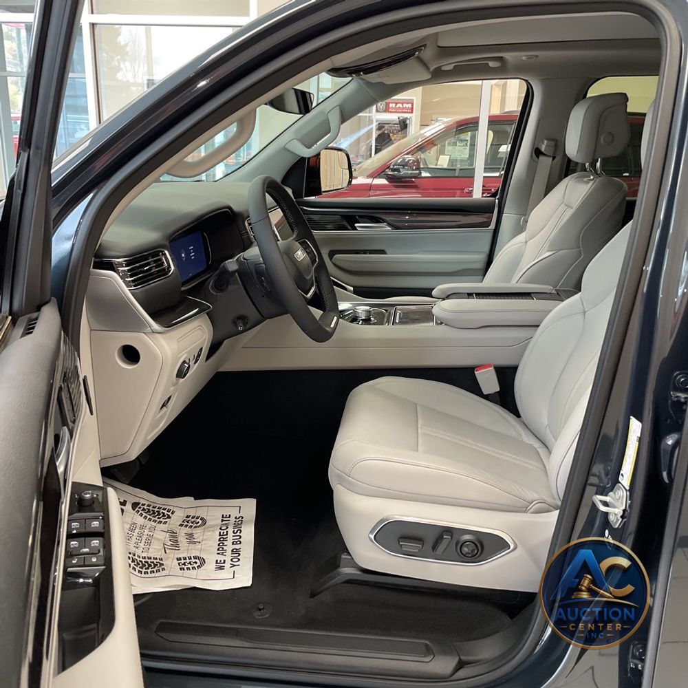 2024 Jeep Wagoneer L Base