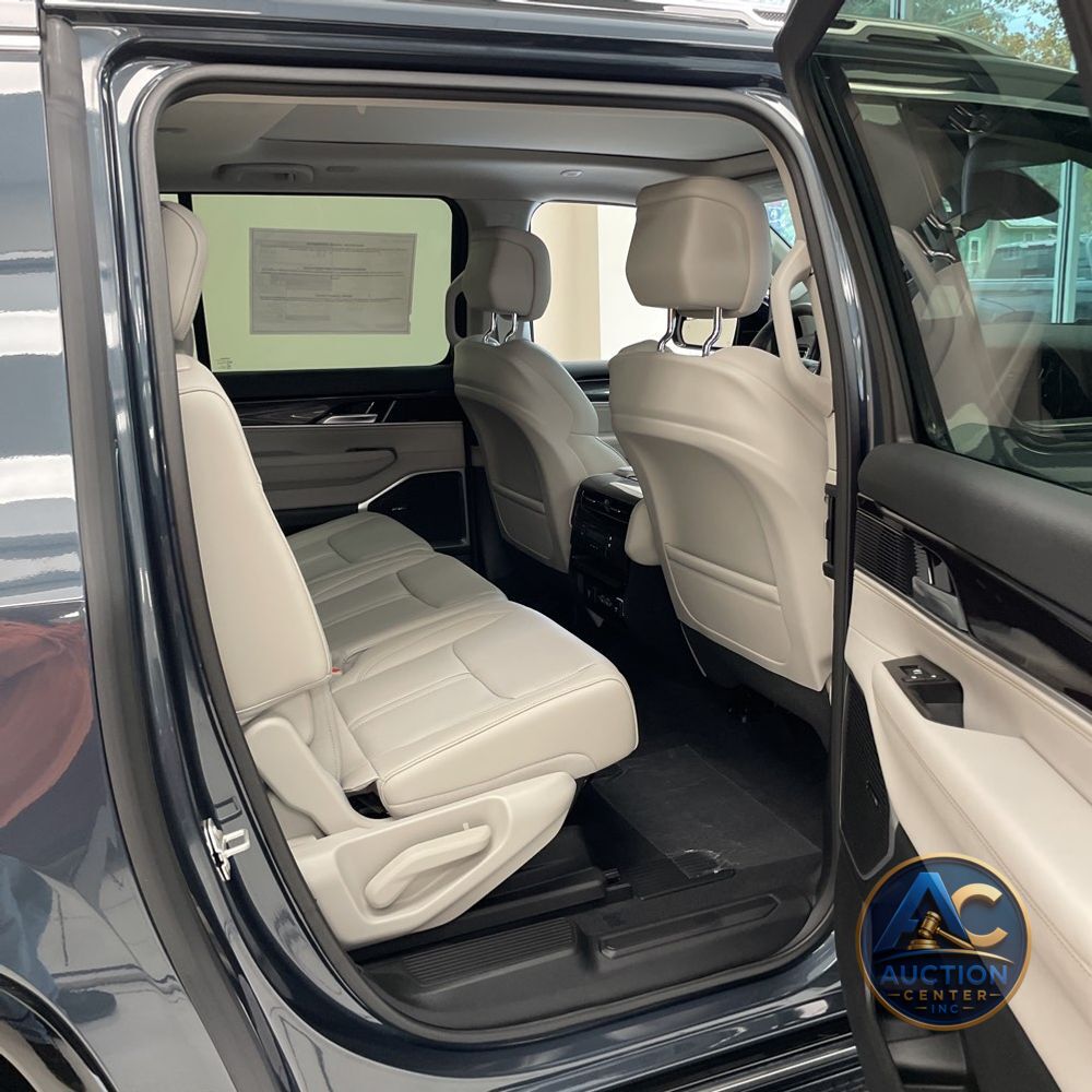 2024 Jeep Wagoneer L Base