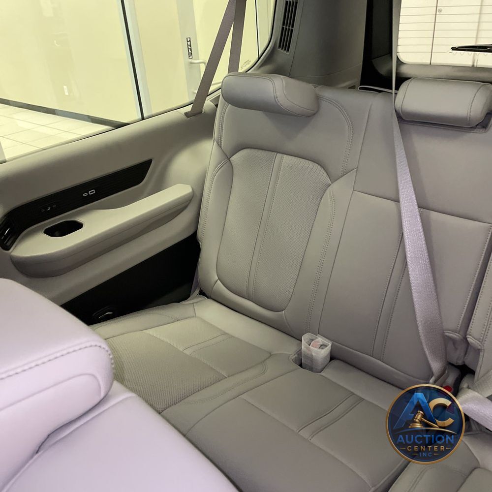 2024 Jeep Wagoneer L Base
