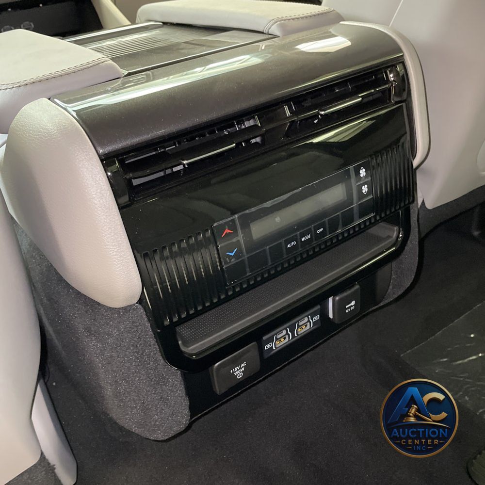2024 Jeep Wagoneer L Base