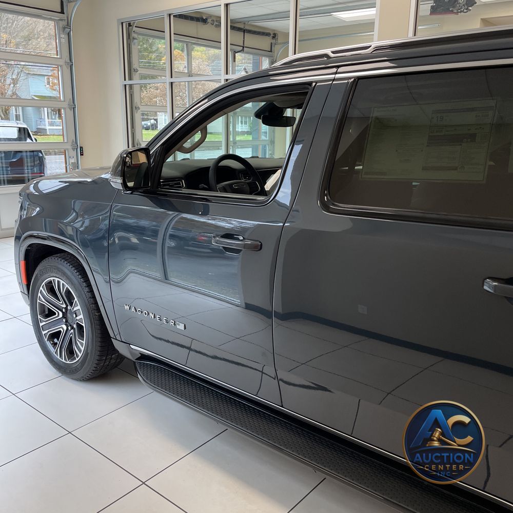 2024 Jeep Wagoneer L Base