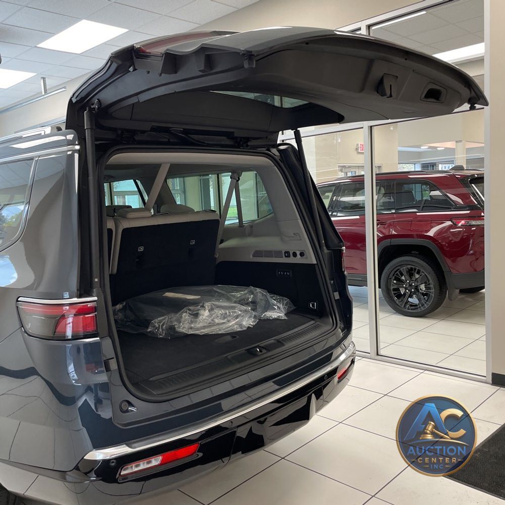 2024 Jeep Wagoneer L Base