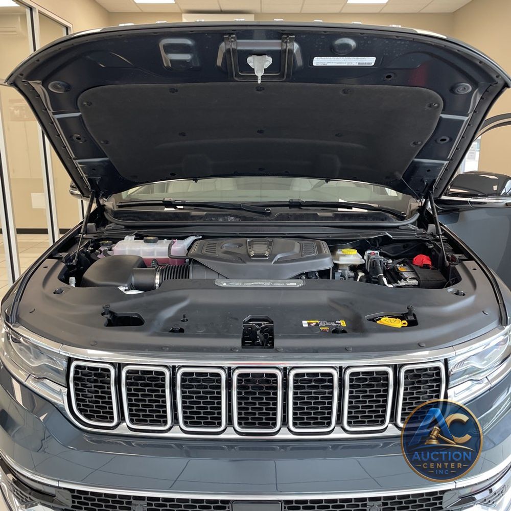 2024 Jeep Wagoneer L Base
