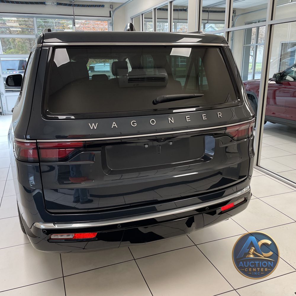 2024 Jeep Wagoneer L Base