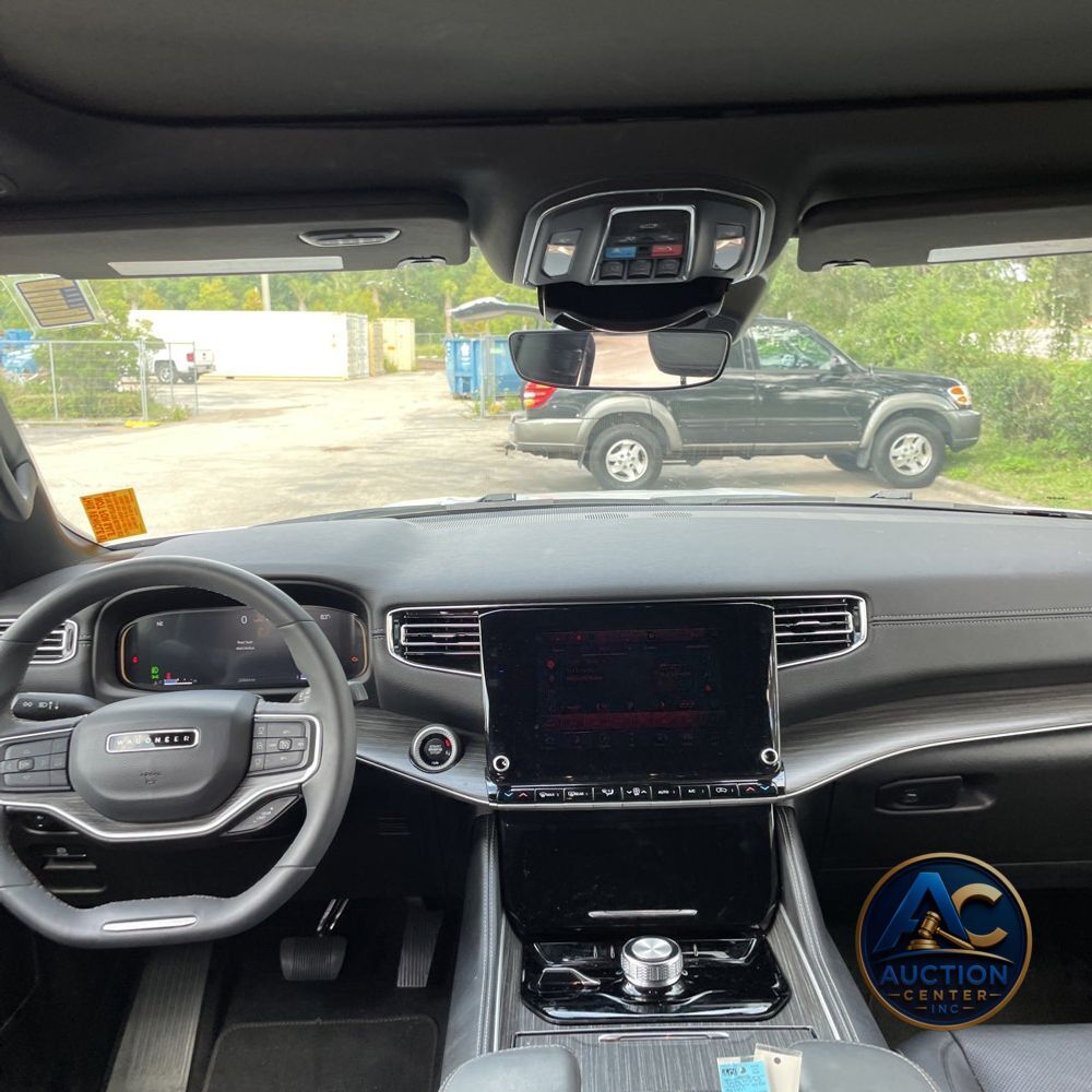 2023 Jeep Wagoneer L Series II