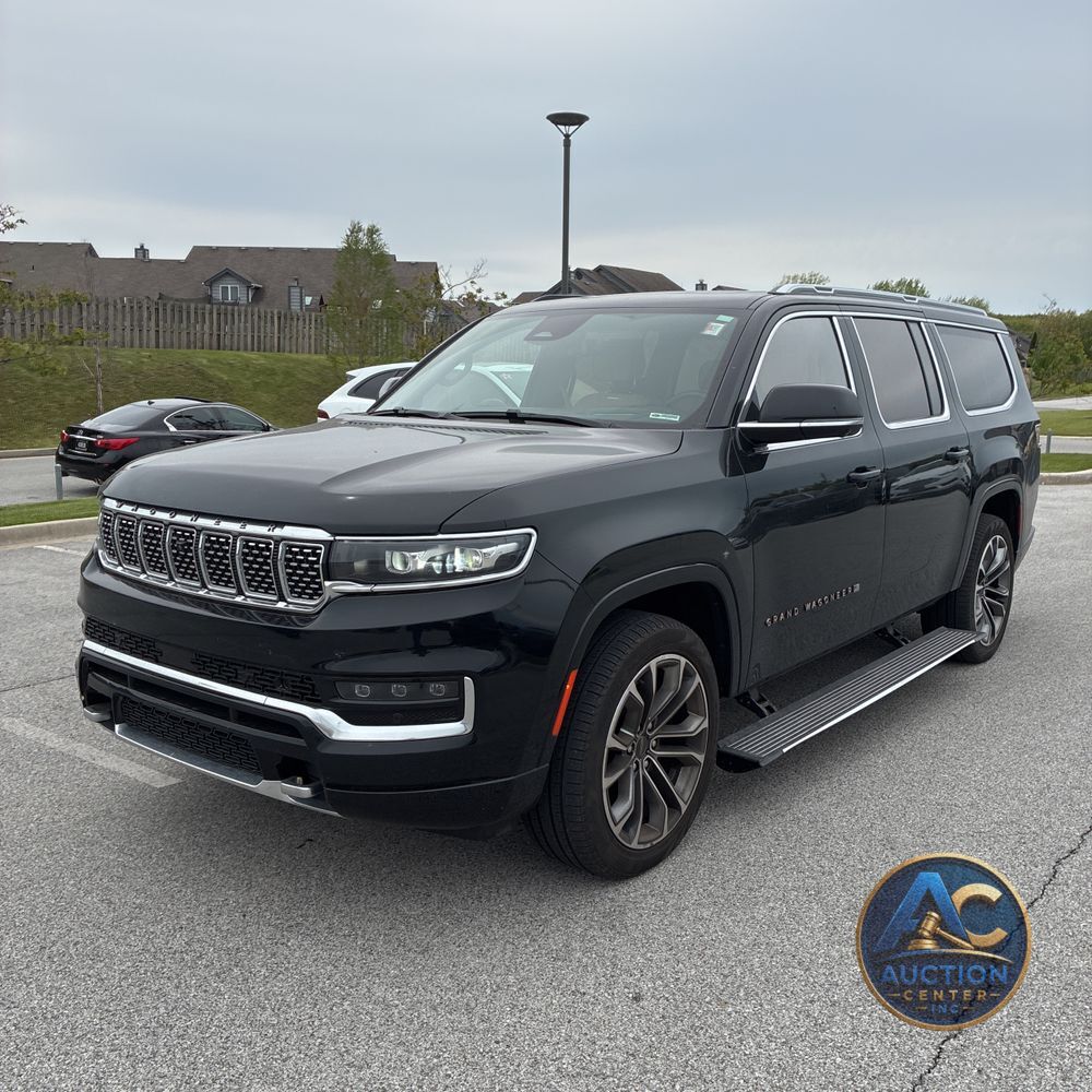 2023 Jeep Grand Wagoneer Series III 4D SUV 4WD