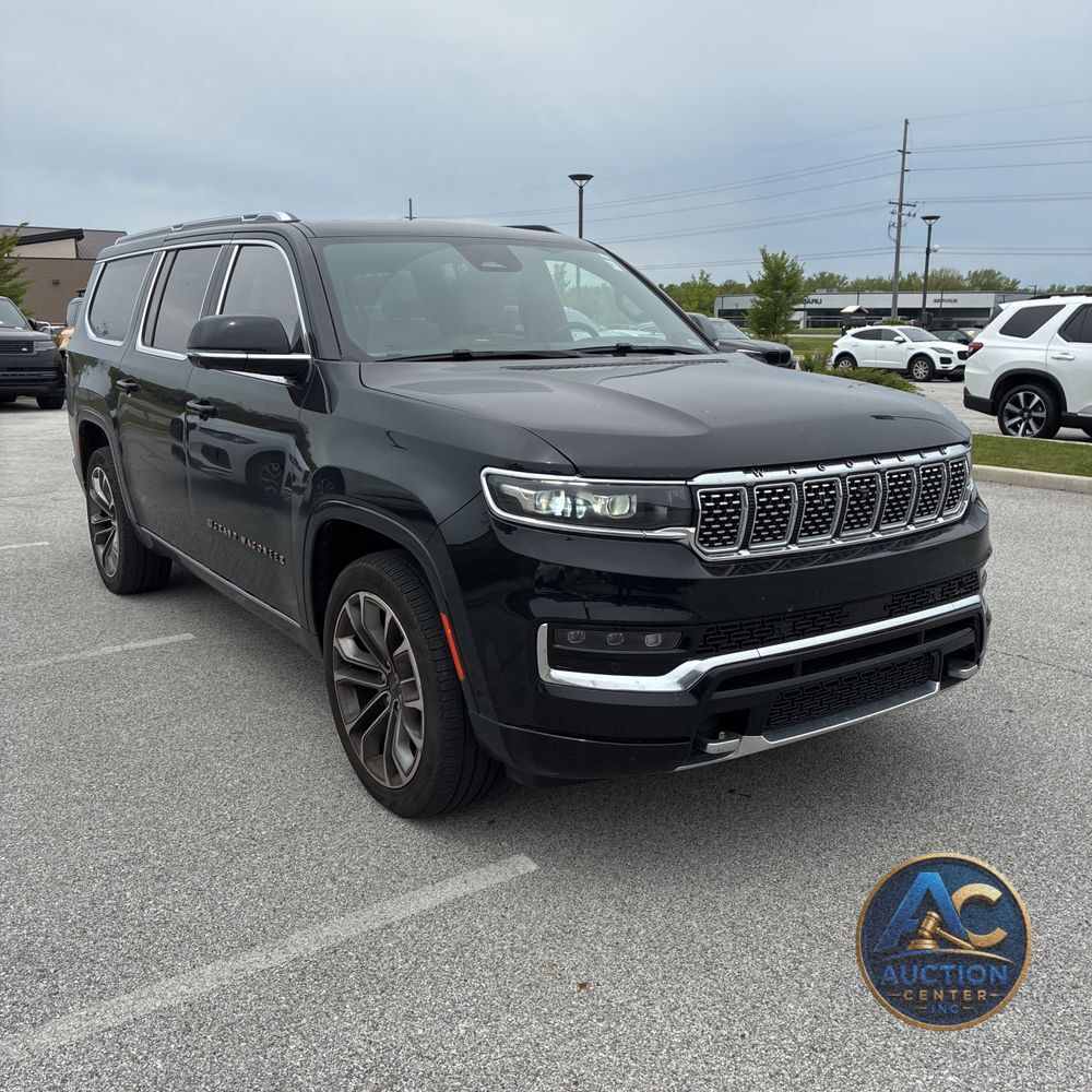2023 Jeep Grand Wagoneer Series III 4D SUV 4WD