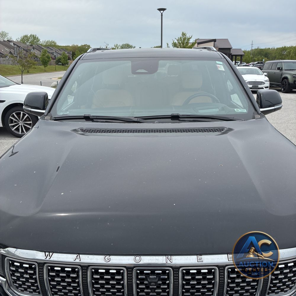 2023 Jeep Grand Wagoneer Series III 4D SUV 4WD