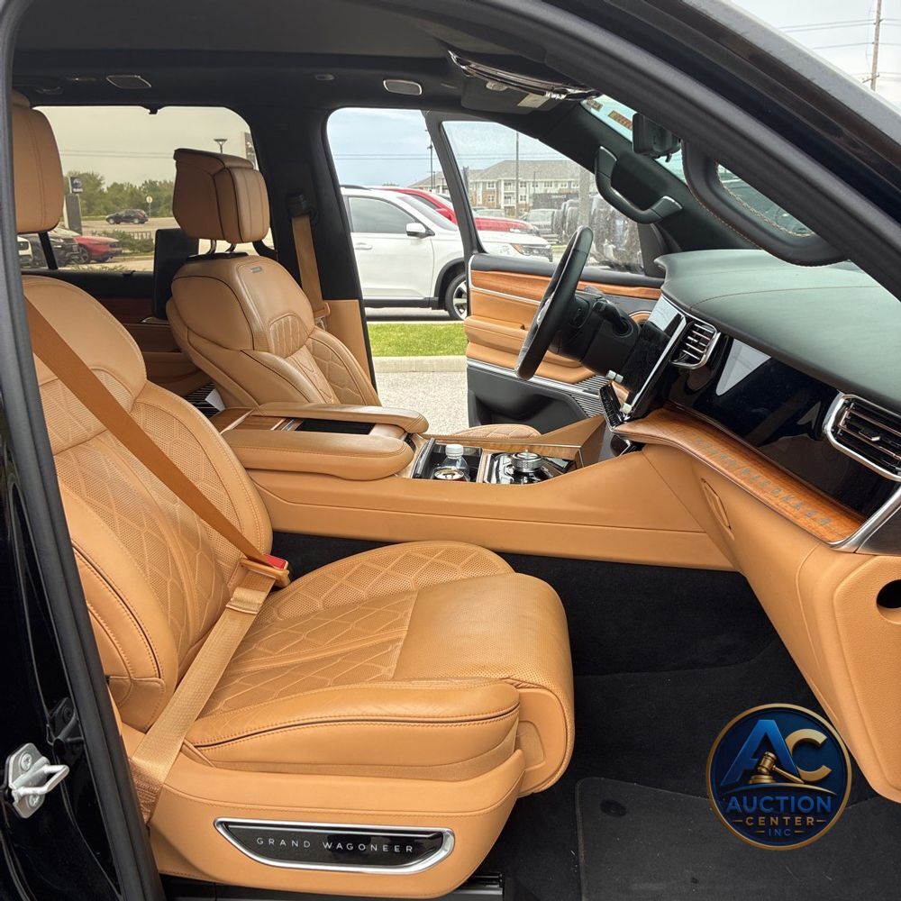 2023 Jeep Grand Wagoneer Series III 4D SUV 4WD
