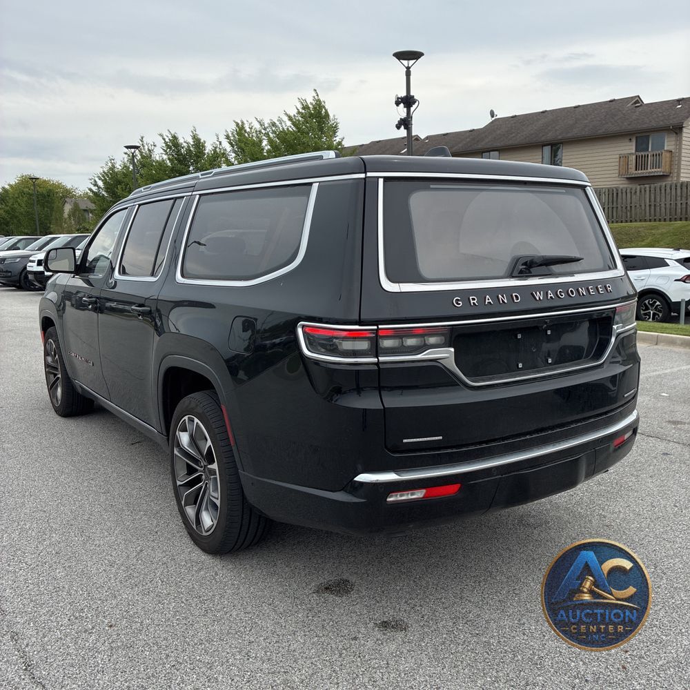 2023 Jeep Grand Wagoneer Series III 4D SUV 4WD