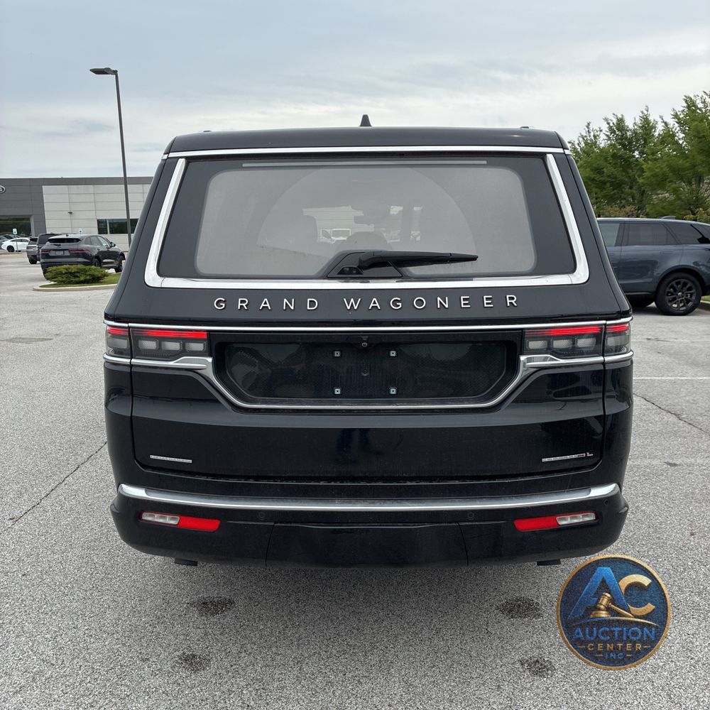 2023 Jeep Grand Wagoneer Series III 4D SUV 4WD