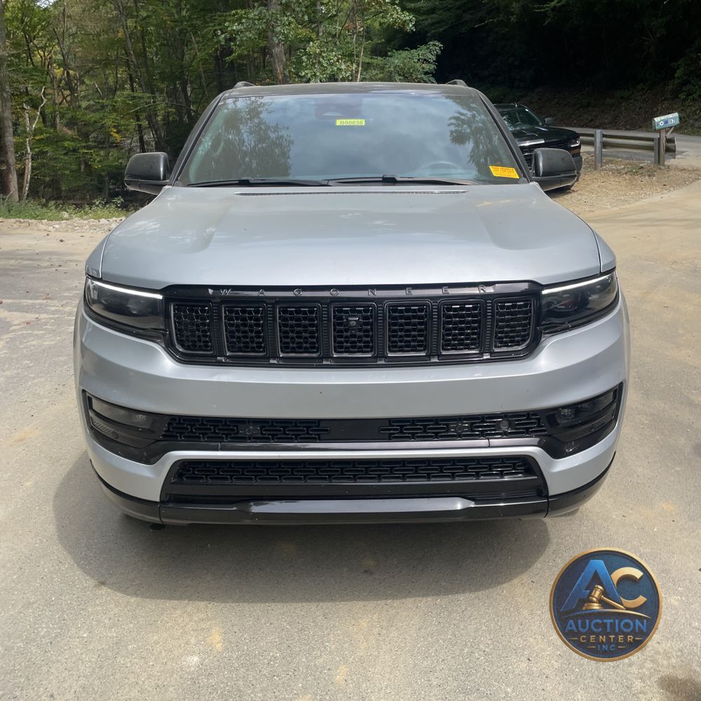 2023 Jeep Grand Wagoneer Series III 4D SUV 4WD