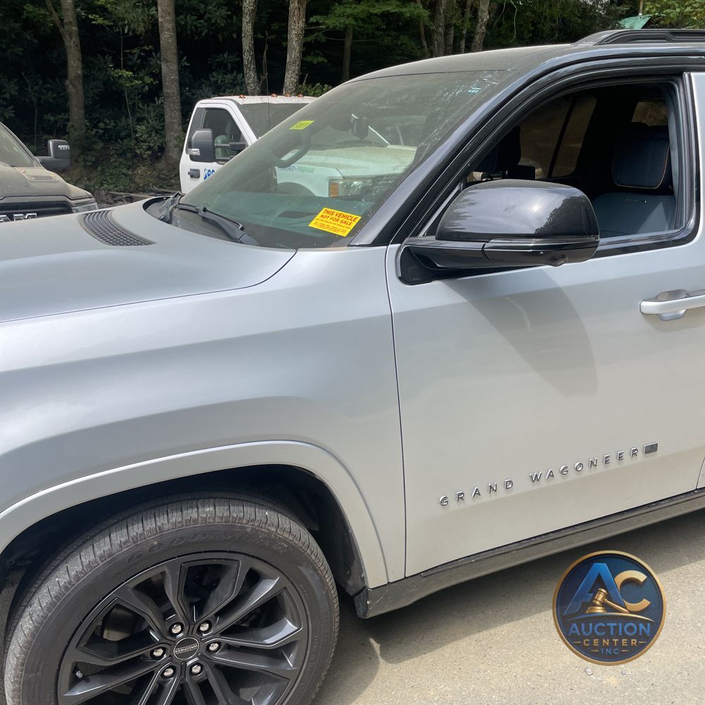2023 Jeep Grand Wagoneer Series III 4D SUV 4WD