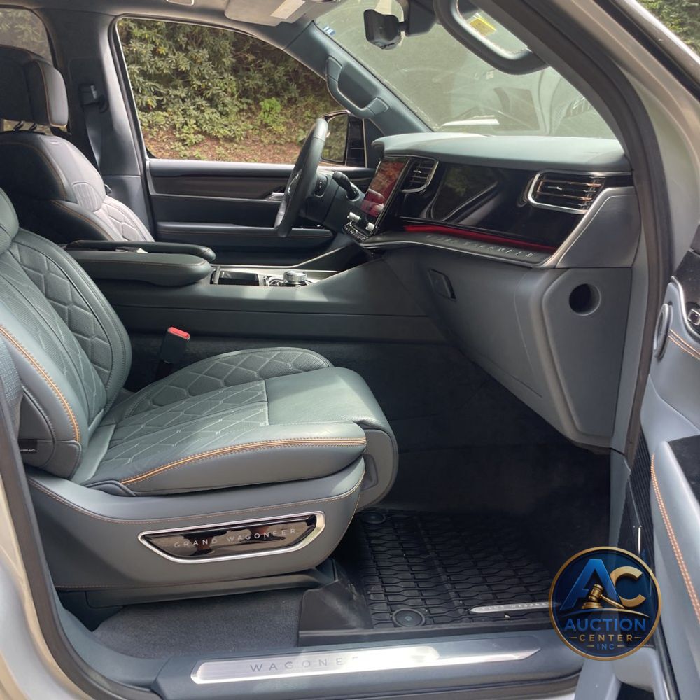 2023 Jeep Grand Wagoneer Series III 4D SUV 4WD