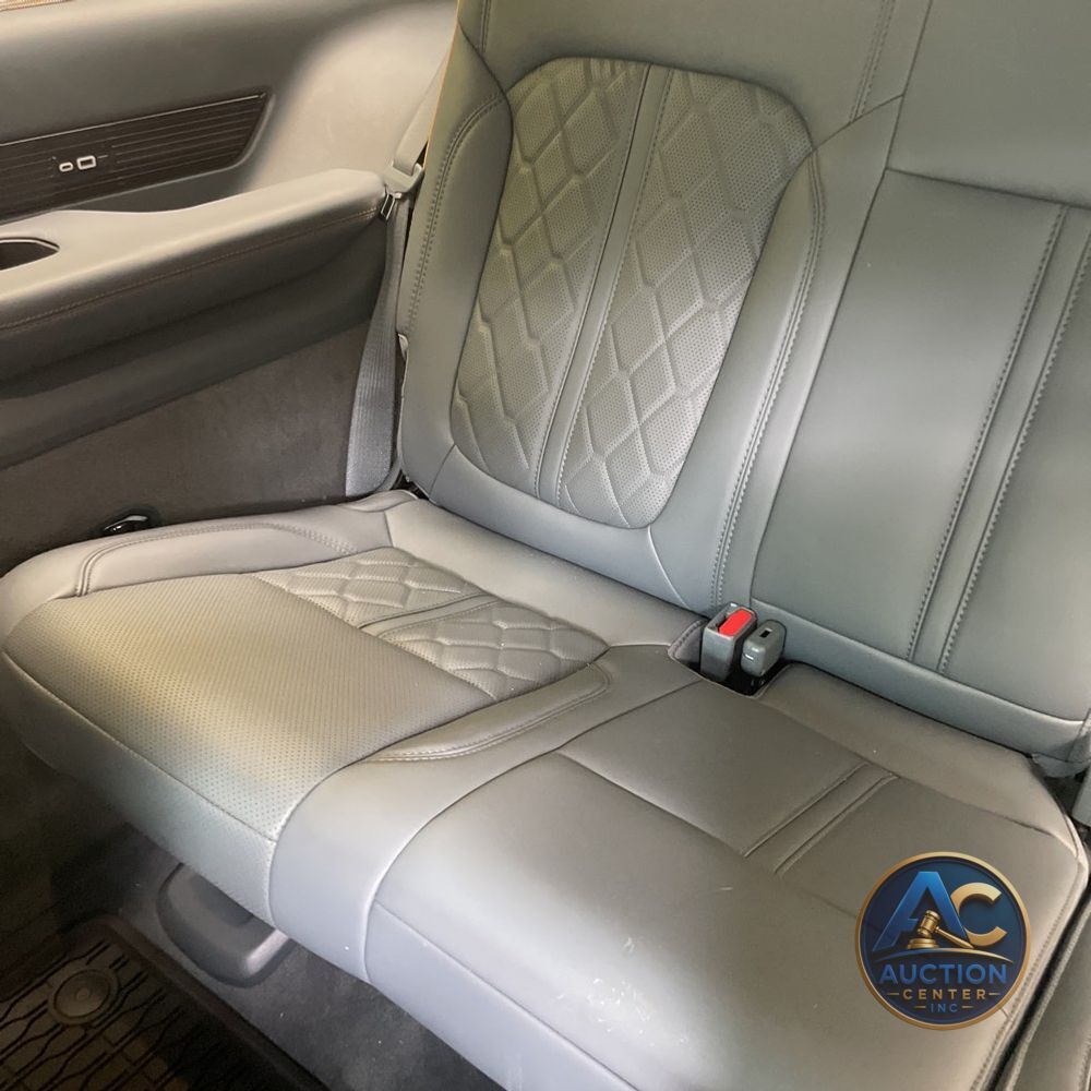 2023 Jeep Grand Wagoneer Series III 4D SUV 4WD