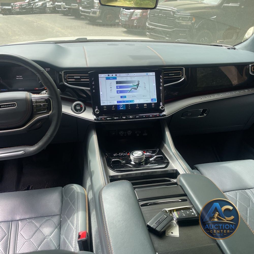 2023 Jeep Grand Wagoneer Series III 4D SUV 4WD