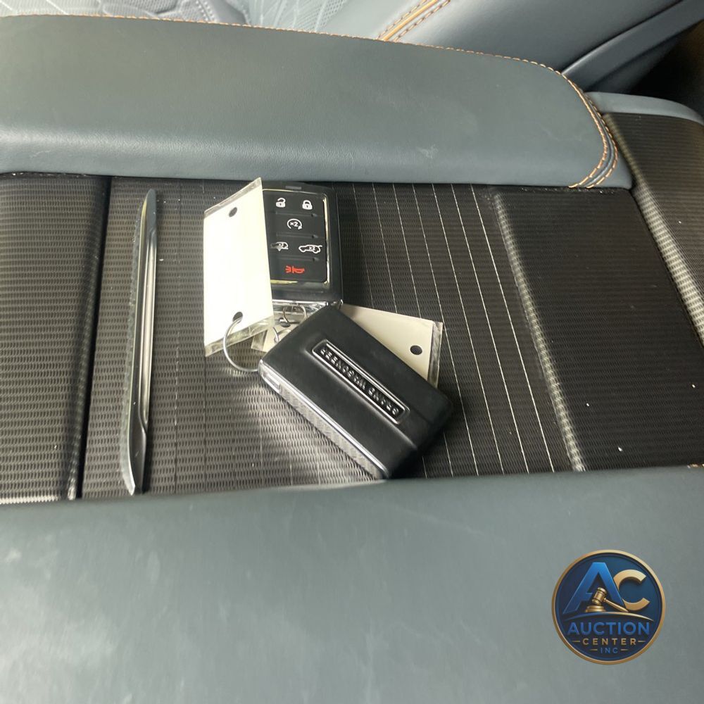2023 Jeep Grand Wagoneer Series III 4D SUV 4WD